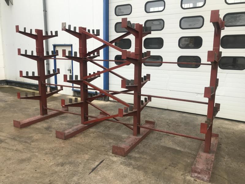 Doppelseitiges Kragarmregal  für Stangenware