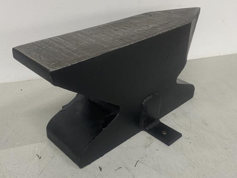 Amboss mit Vierkanthorn und Rechteckhorn Einheitsamboss, Böhmische Form