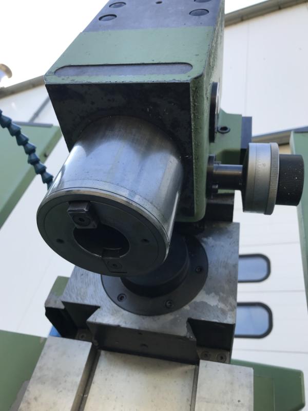 CNC Univ. Werkzeugfräsmaschine mit Steuerung GRUNDIG Contur 3 - DEFEKT