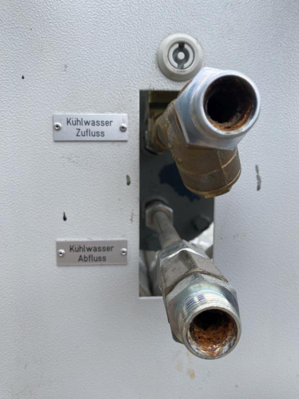 Universal Temperiergerät Oil Advanced mit Elektroheizung und Anschlüssen für Fremdkühlung
