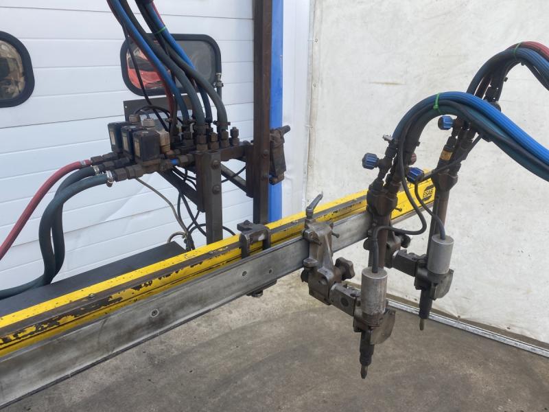 Brennschneidmaschine mit fotooptischer Nachlaufsteuerung