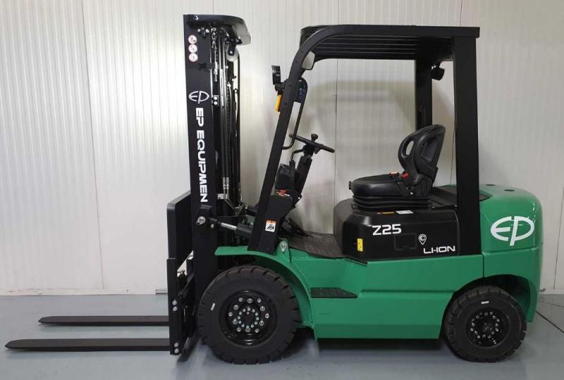 Neuer Elektro Gabelstapler, Traglast 2500 kg, Hub 4800 mm + Seitenschieber + große Batterie 280AH