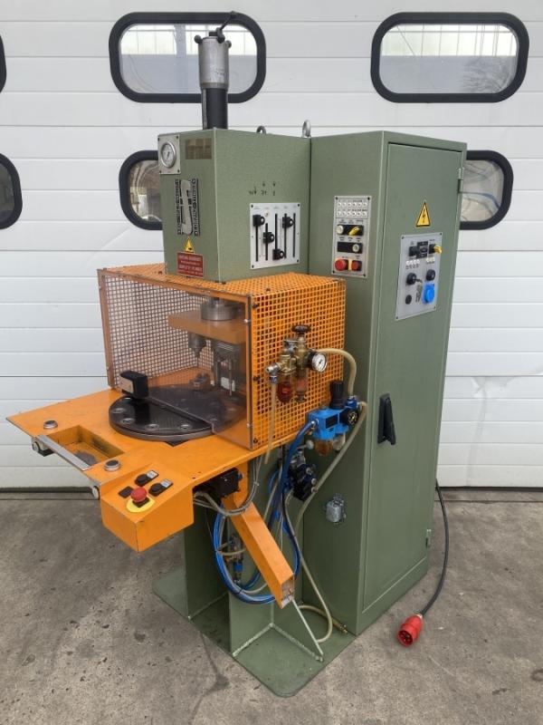 Einständer - Hydraulikpresse mit Rundtakttisch