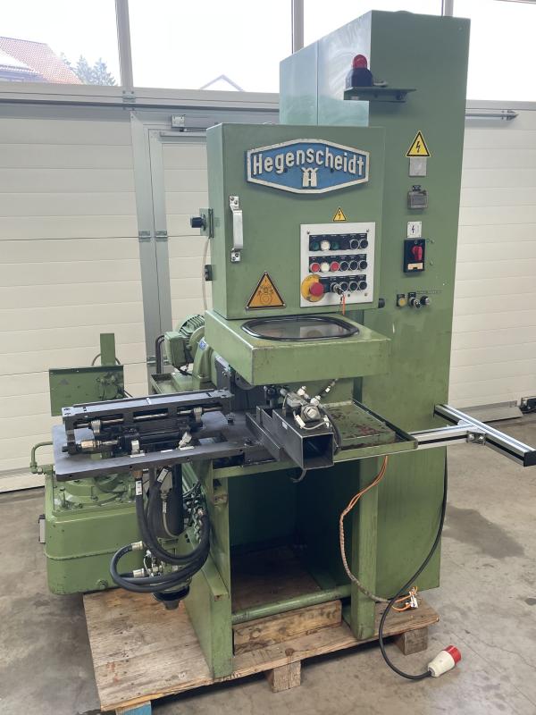 Spitzenlose Glattwalzmaschine, Prägepoliermaschine