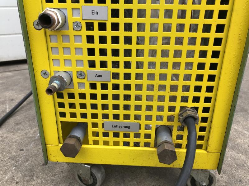 Universal Temperiergerät mit Elektroheizung und Anschlüssen für Fremdkühlung