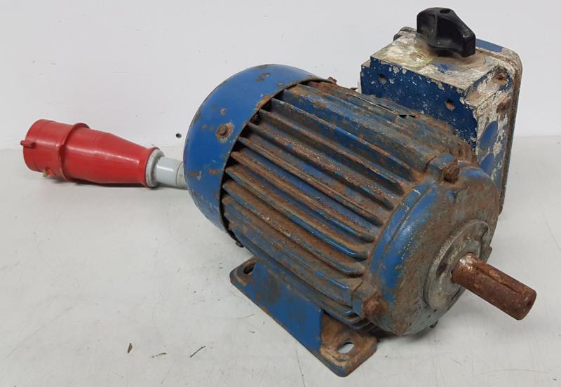 Drehstrom Elektromotor 2,2 kW (B3) mit Stern-Dreieck Schalter