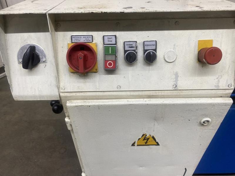 Horizontal-Gehrungsbandsäge in Schwenkbügelausführung