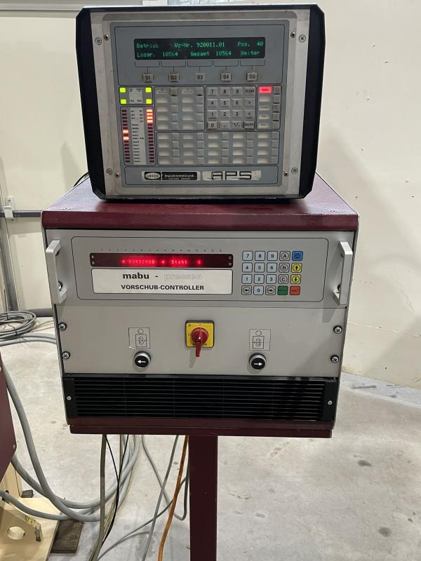 Einständer - Exzenterpresse mit Walzenvorschub MABU