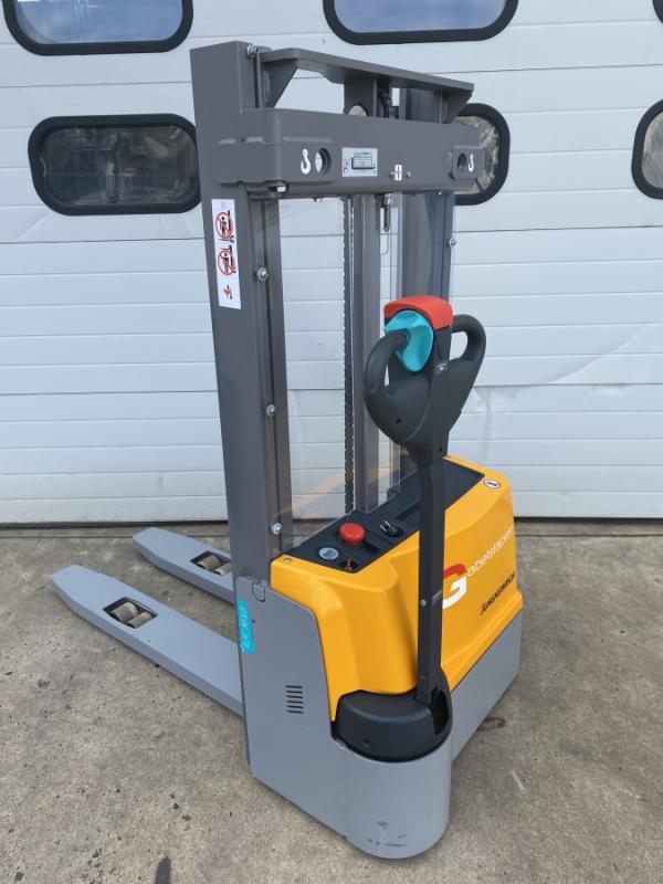 Elektro - Gehstapler, Deichselstapler + Neue Batterie, Traglast 1000 kg, Hubhöhe 2500 mm