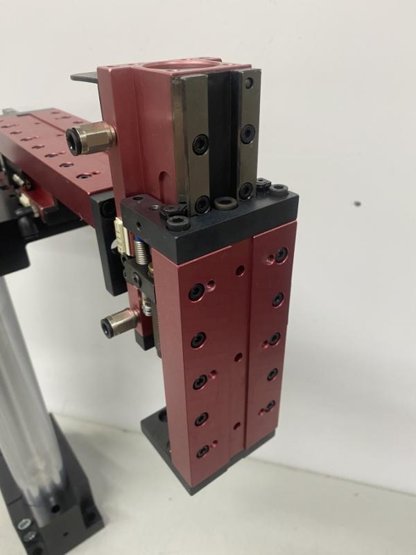 Pneumatischer Pick & Place Manipulator, Ladeeinheit wie Scara Roboter