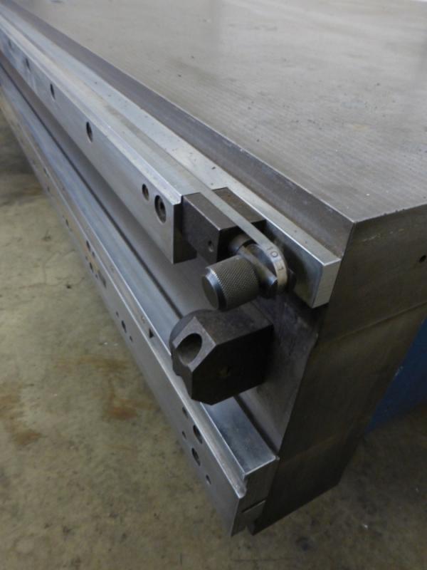 Mess- und Anreißplatte Stahlguß-Grauguß stark verrippt