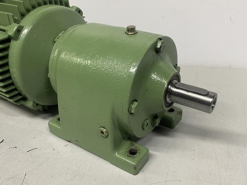 Stirnradgetriebemotor, Getriebemotor, Elektromotor, Käfigläufer, Drehstrommotor
