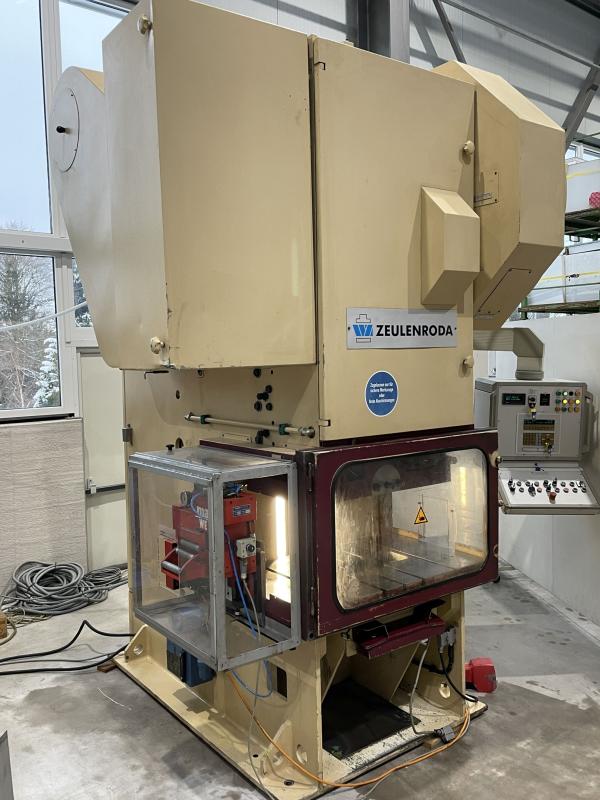 Einständer - Exzenterpresse mit Walzenvorschub MABU