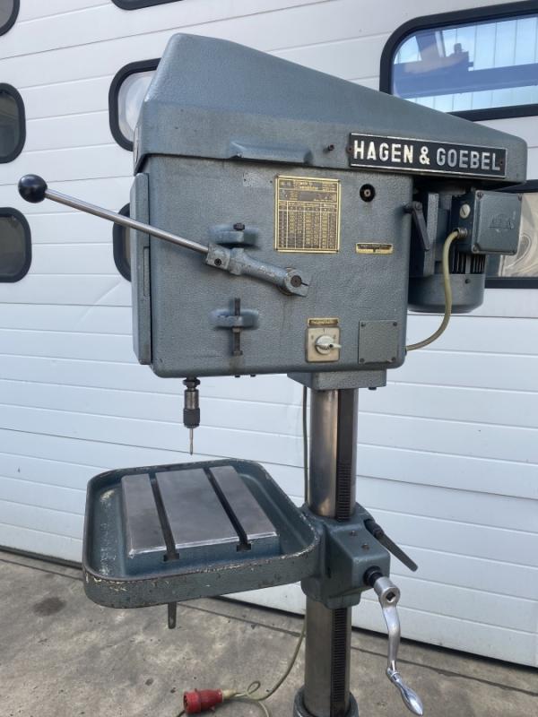 Innengewindeschneidmaschine, Gewindeschneidmaschine mit Leitpatrone