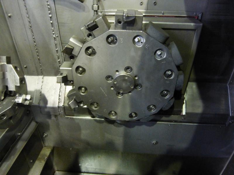 CNC Drehmaschine mit Steuerung Fanuc Mate TS, mit Kraftspannfutter BERG Ø 200 mm