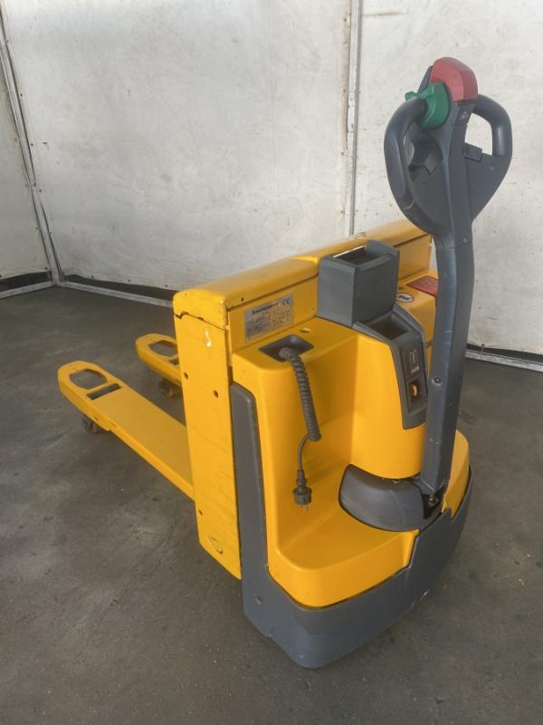 Elektro-Gehstapler, Niederflurhubwagen, Ameise, Deichselstapler, Batterie aus Bj 2025