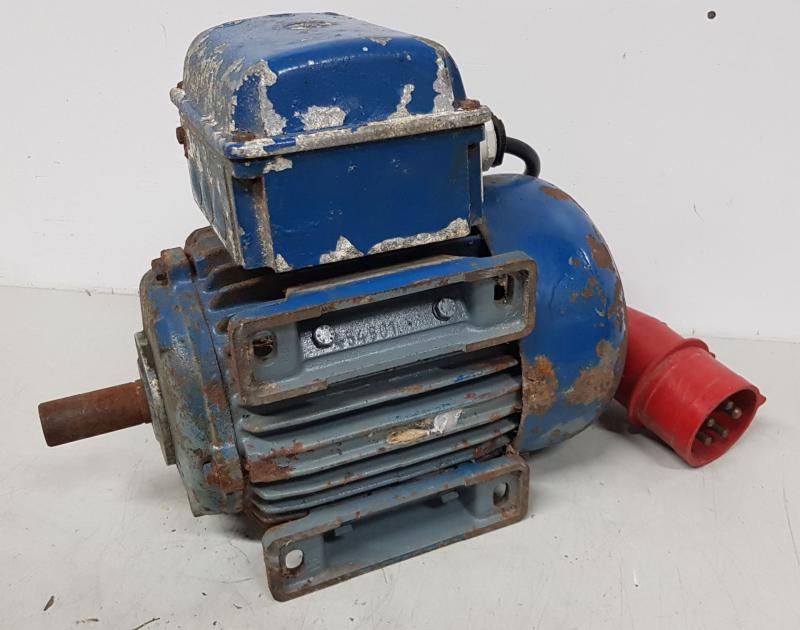 Drehstrom Elektromotor 2,2 kW (B3) mit Stern-Dreieck Schalter