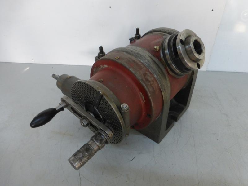 Teilapparat mit Kurbel und Lochscheibe