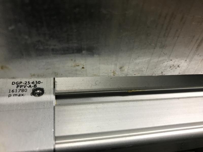 Linearantrieb, kolbenstangenloser Pneumatikzylinder Linearführung Linearantrieb, kolbenstangenloser Pneumatikzylinder Linearführung