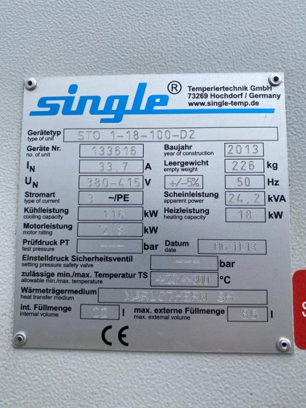 Universal Temperiergerät Oil Advanced mit Elektroheizung und Anschlüssen für Fremdkühlung