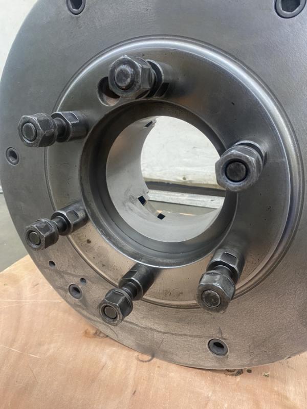 3-Backen Planspiral-Drehfutter Ø 500 mm, mit Kurzkegel DIN 55027 Gr. 11  + 6 Backensätze