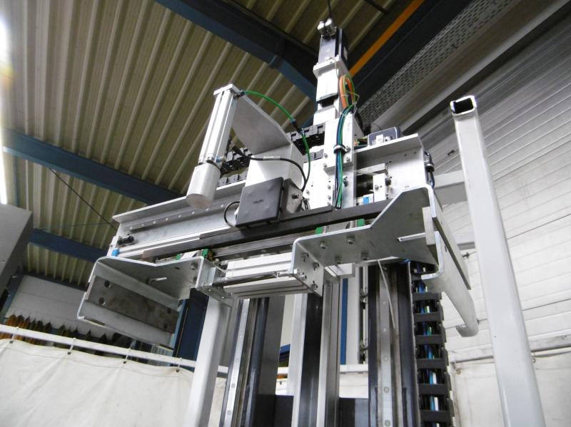 Lineareinheit, Linearachse, Portalachse mit Servoantrieb, Synchronservomotor, Elektroschlitten,  Beladeeinheit, Linearführung mit Servomotor und Pneumatikgreifer
