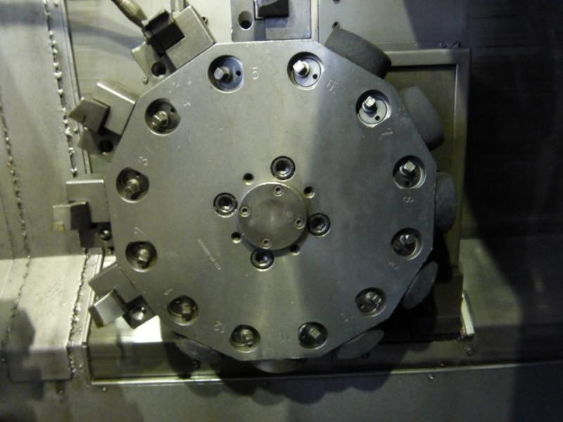 CNC Drehmaschine mit Steuerung Fanuc Mate TS, mit Kraftspannfutter BERG Ø 200 mm