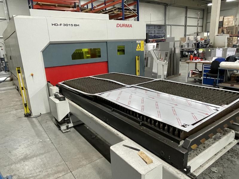 Fiberlaser, Faserlaser-Schneidanlage mit Flachbett- und Rohrlaser