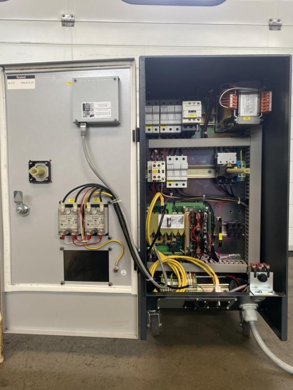 Universal Temperiergerät mit Elektroheizung und Anschlüssen für Fremdkühlung