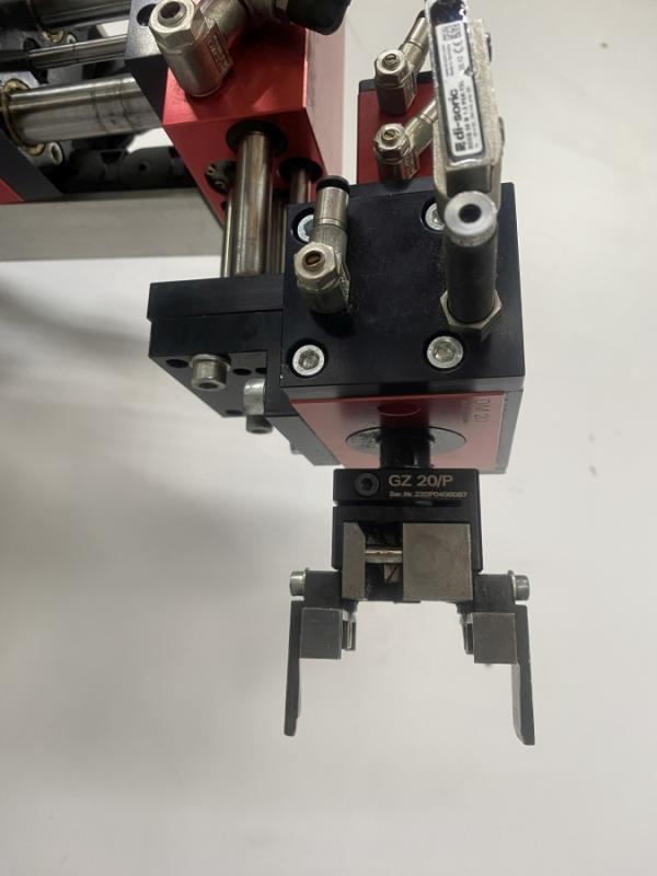 Pneumatischer Pick & Place Manipulator, Ladeeinheit wie Scara Roboter mit Parallel-Greifer