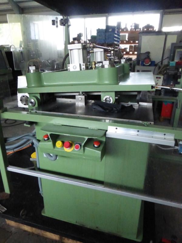 Rahmenstanze - Flachbettstanze mit Vorschub für den Einsatz von Bandmesser Stanzwerkzeugen