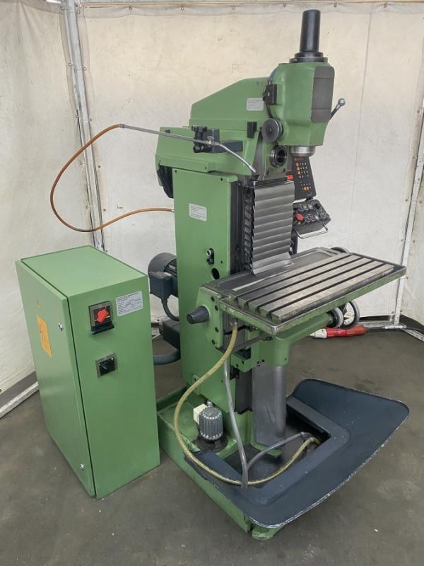 Univ. Werkzeugfräsmaschine mit Aktiv-Digitalanzeige