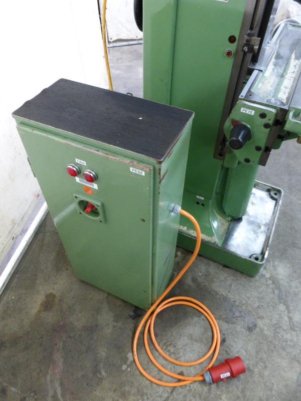 Univ. Werkzeugfräsmaschine