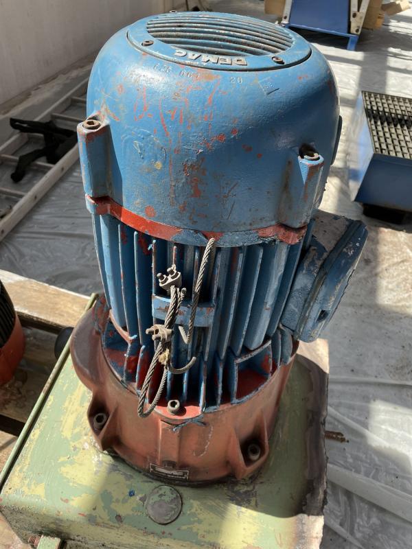 Kranmotor, Schiebeankermotor, Schubankermotor, Fahrantrieb Kranbrückenantrieb mit Getriebe