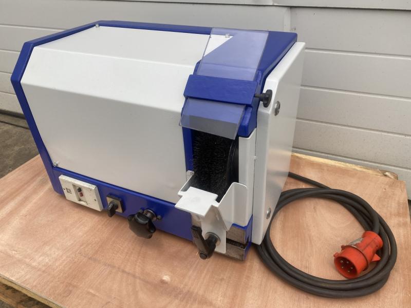 Bürstenentgratmaschine, Rohrentgratmaschine