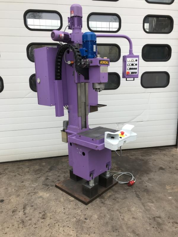 Hochleistungs - Bohrmaschine, Produktions Bohrmaschine mit SK40-M16