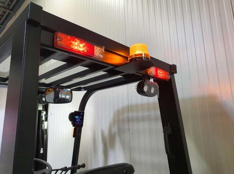 Neuer Elektro Gabelstapler, Triplex 4800 mm mit Freihub und Seitenschieber