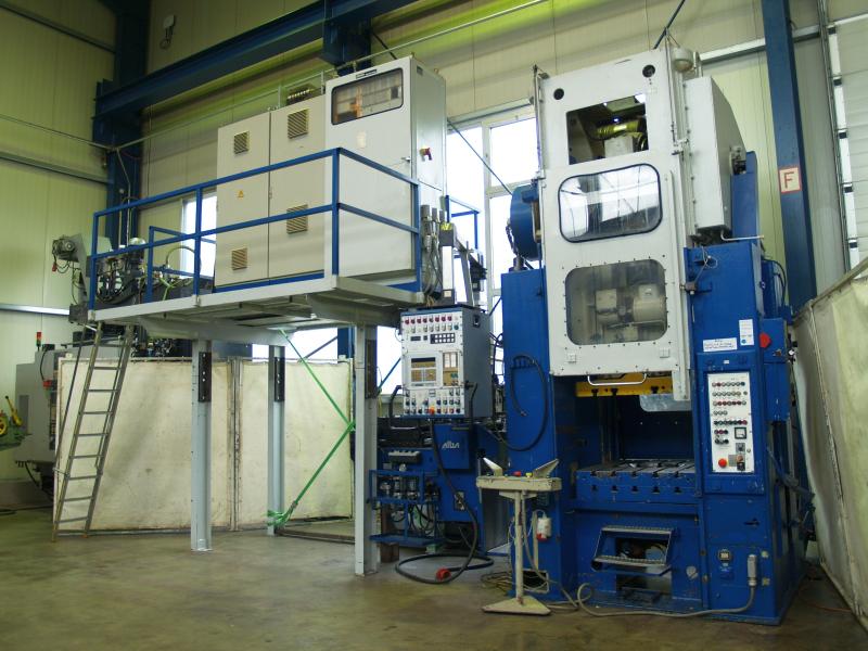 Doppelständer Exzenter-Stanzautomat mit Walzenvorschub ALBA