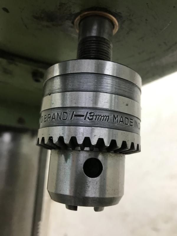 Innengewindeschneidmaschine, Gewindeschneidmaschine mit Leitpatrone