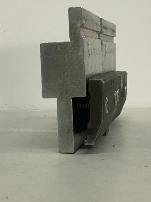 2 Stück  Spannvorrichtung für Abkantwerkzeug, Werkzeughalter für Abkantpresse