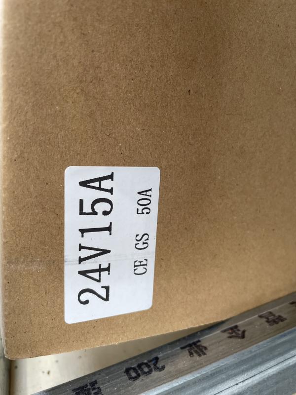 Neue Scheuersaugmaschine, Bodenreinigungsmaschine