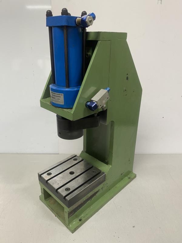 Pneumatische Einständerpresse, Druckluftpresse Pneumatische Einständerpresse, Druckluftpresse