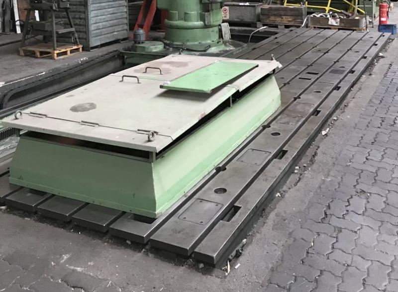 Plattenfeld, Aufspannplatte mit T-Nuten 8000 x 2100 mm, 2-teilig