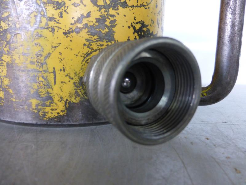 Einfachwirkender Hydraulikzylinder, Kurzhubzylinder, Hydraulikstempel, Lukaszylinder, Maschinenheber