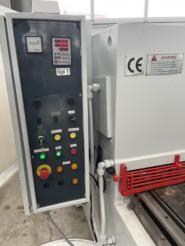 Hydr. Tafelschere, Schwingschnitt-Tafelblechschere