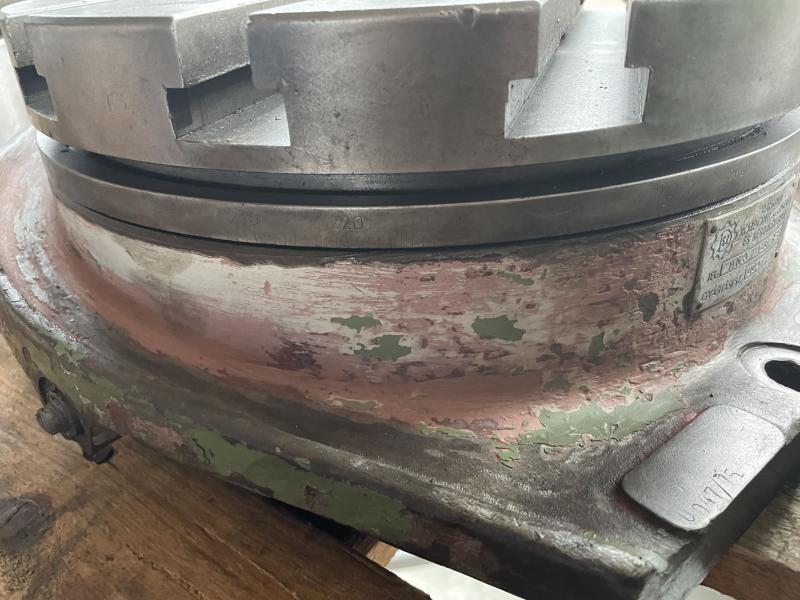 Reparaturbedürftiger Rundteiltisch mit Kurbel und Skala am Rundtisch zum direkten Teilen - DEFEKT