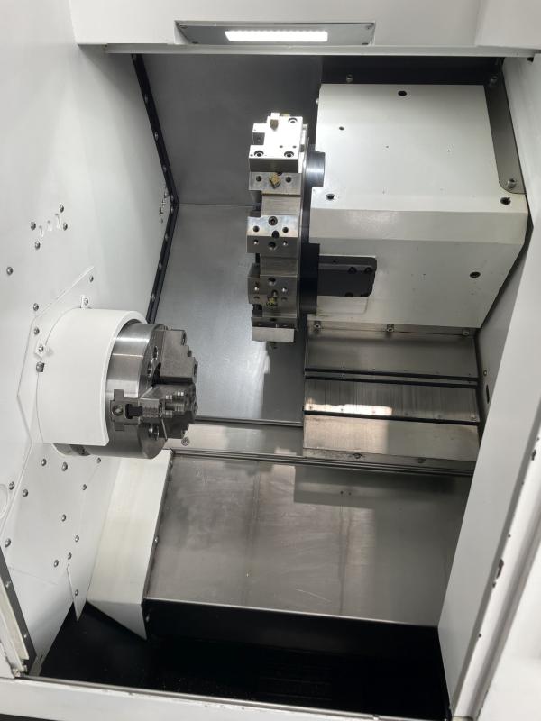 Neuwertige CNC Futter-Drehmaschine mit SIEMENS Sinumerik 828 D Basic