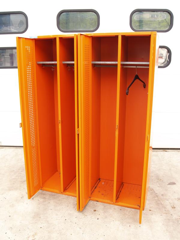 Garderobenschrank, Umkleidespind mit 4 Türen