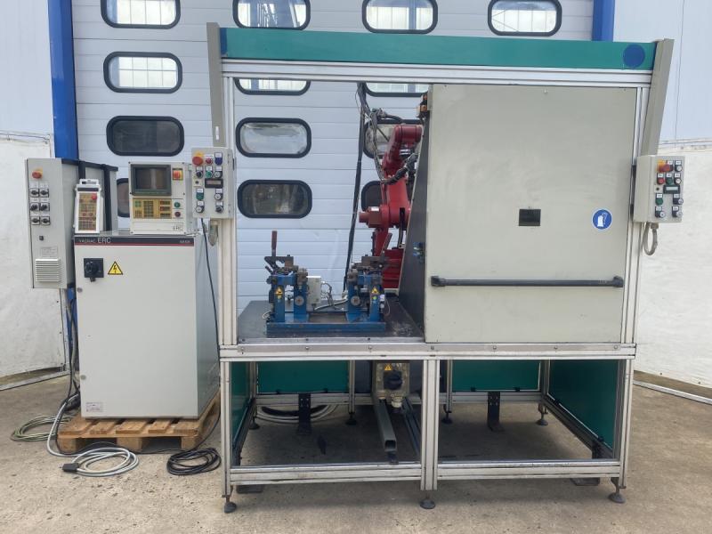 Schweißzelle mit 6-Achsen Industrieroboter, Schweißroboter