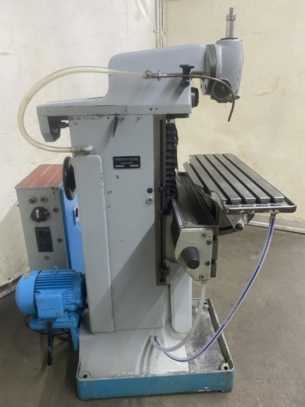 Univ. Werkzeugfräsmaschine